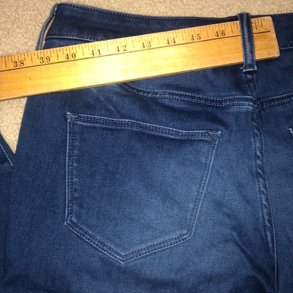 Universal Thread Comfortable Blue Jeans - Picture 7 of 8